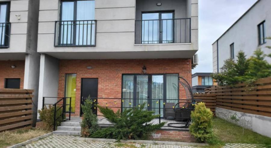 House, Saburtalo