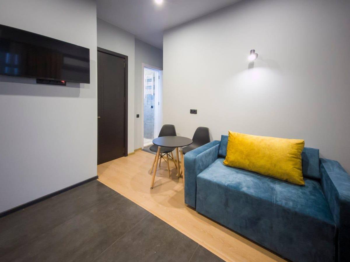Apartment, Isani