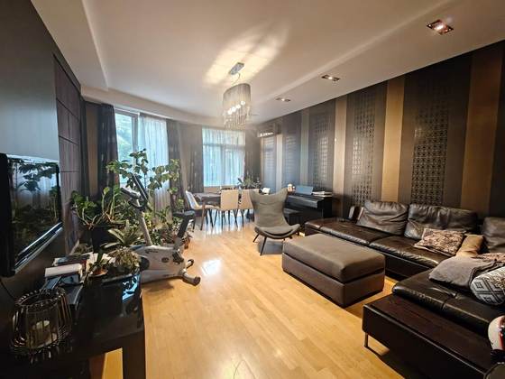 Apartment, Vake