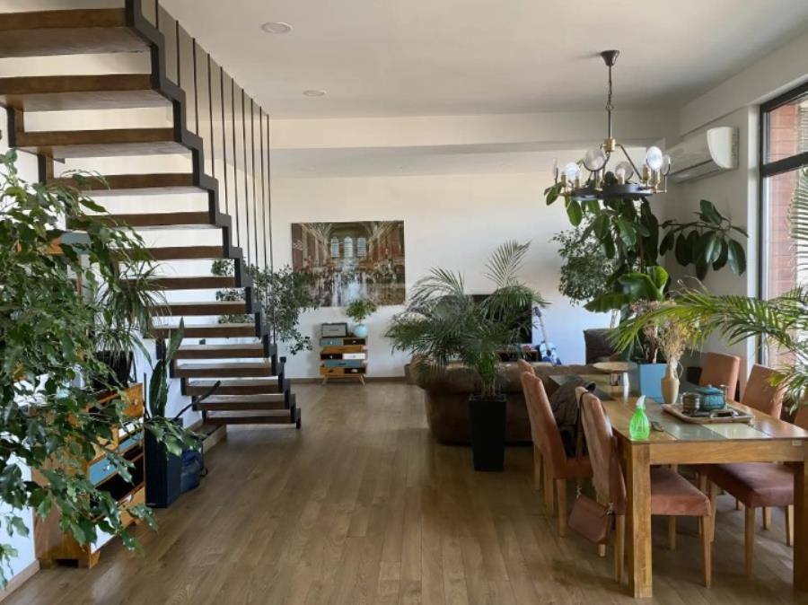 Apartment, Vake