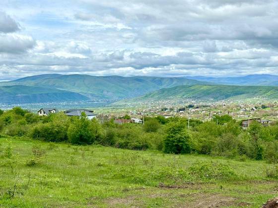 Land, Saguramo