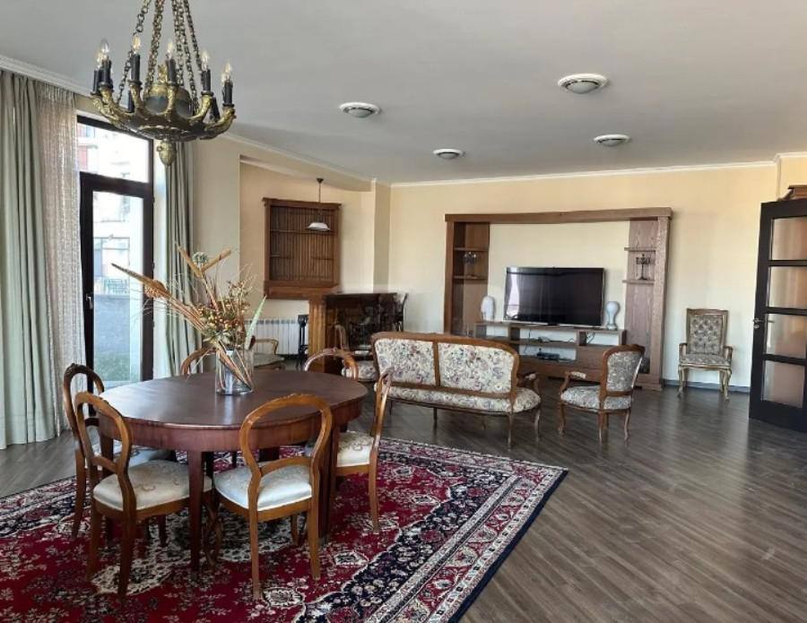 Apartment, Vake