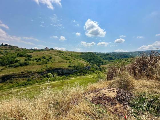 Land, Tsavkisi