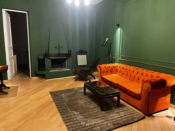 Apartment, Vera