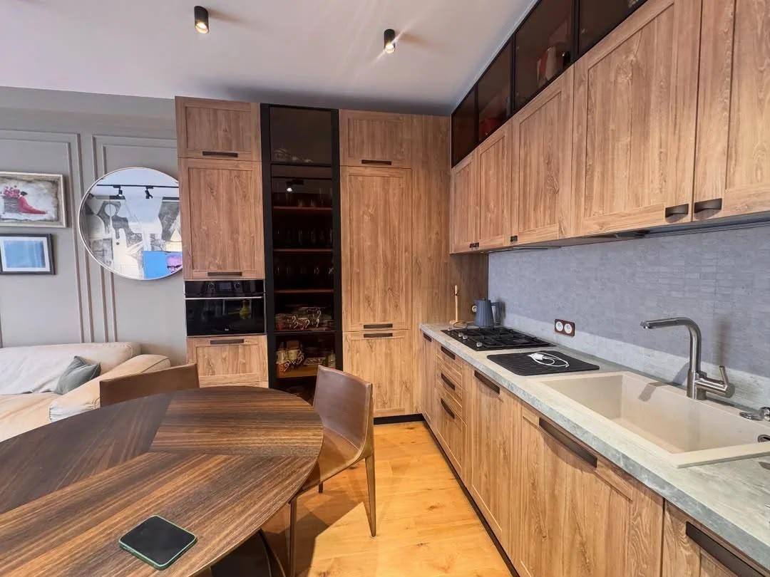 Apartment, Vake